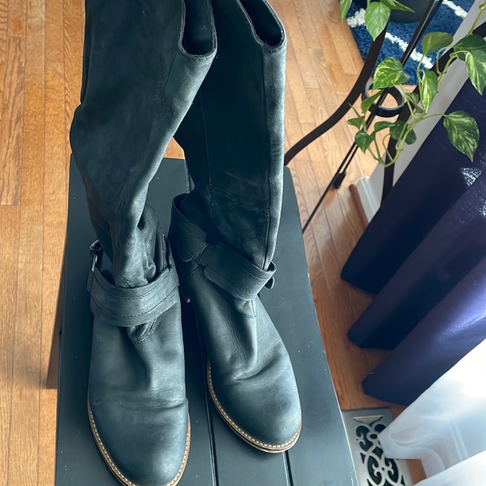 Also leather western boot with elastic band